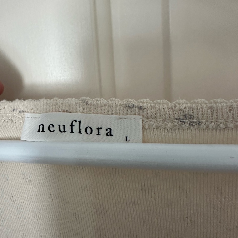 Neuflora blouse great condition floral button up - Picture 2 of 3
